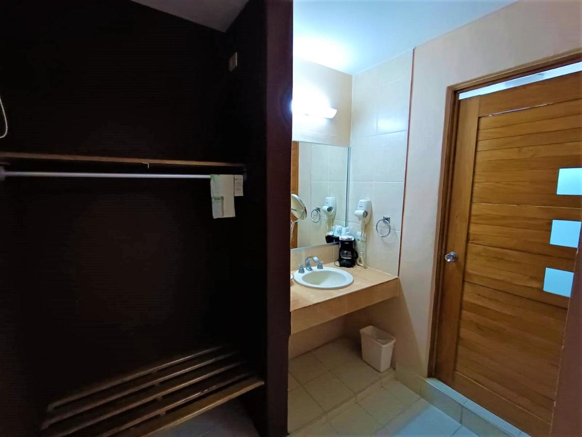 Hotel Santo Domingo Express 比亚埃尔莫萨 外观 照片